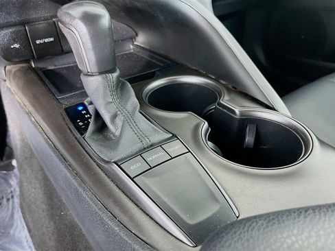 Used 2023 Toyota Camry SE FWD image 23