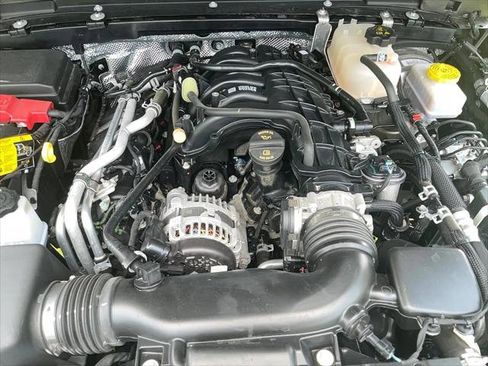 Certified 2024 Jeep Wrangler Unlimited Rubicon AWD/4WD image 19