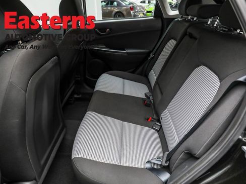 Used 2022 Hyundai Kona SE w/ Winter Weather Package image 21