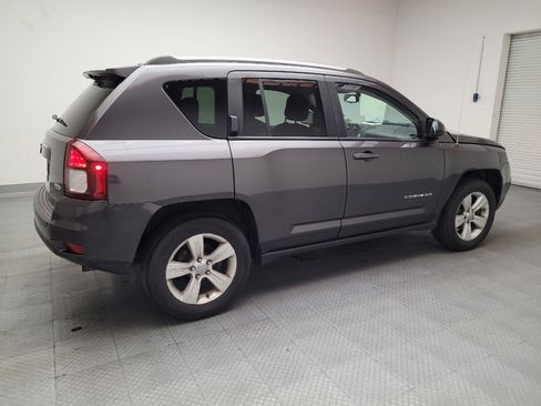 Used 2016 Jeep Compass Latitude image 10