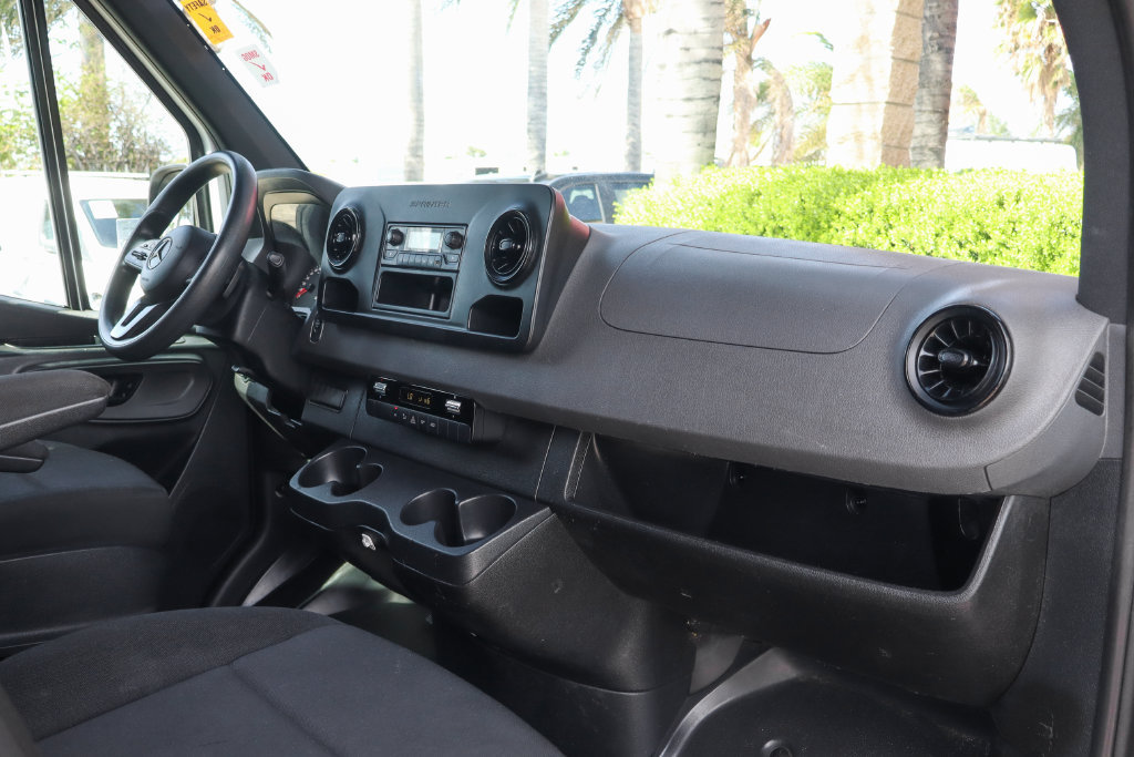 Used 2023 Mercedes-Benz Sprinter 2500 image 31