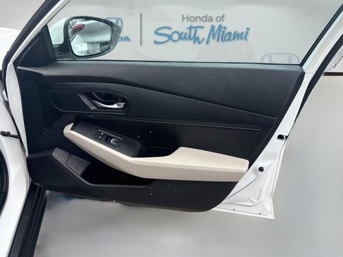 Used 2023 Honda Accord EX image 32