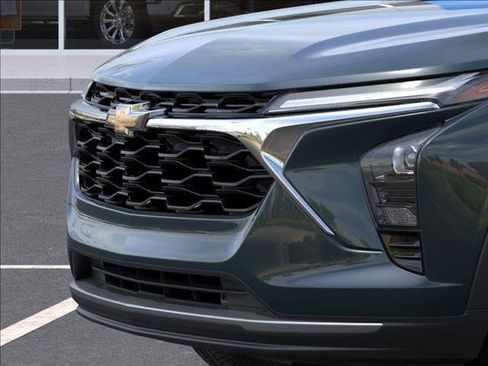 New 2025 Chevrolet Trax LT w/ Driver Confidence Package image 13
