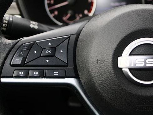 Used 2025 Nissan Altima 2.5 SV image 12