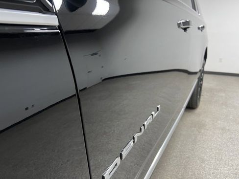 Used 2022 GMC Yukon XL Denali image 13