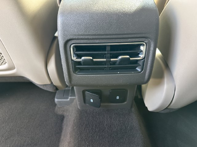 Used 2023 Lincoln Corsair AWD w/ Equipment Group 101A image 17