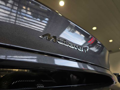 Used 2019 McLaren 570S image 23