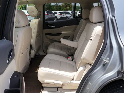 Used 2023 GMC Acadia Denali w/ Denali Ultimate Package FWD image 10