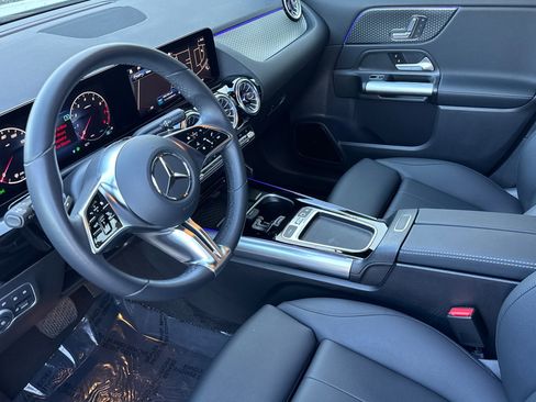 Certified 2025 Mercedes-Benz GLA 250 4MATIC image 10