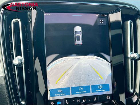 Used 2024 Volvo XC40 B5 Core image 18