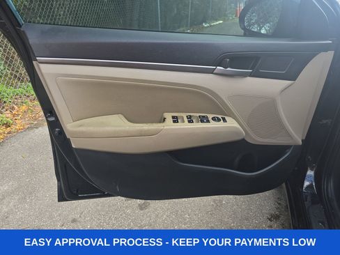 Used 2017 Hyundai Elantra Value Edition FWD image 17