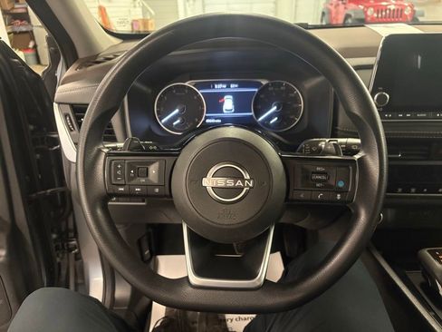 Used 2023 Nissan Rogue SV image 20
