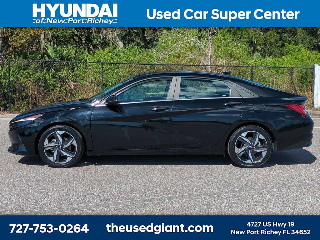 Used 2023 Hyundai Elantra Limited FWD image 2