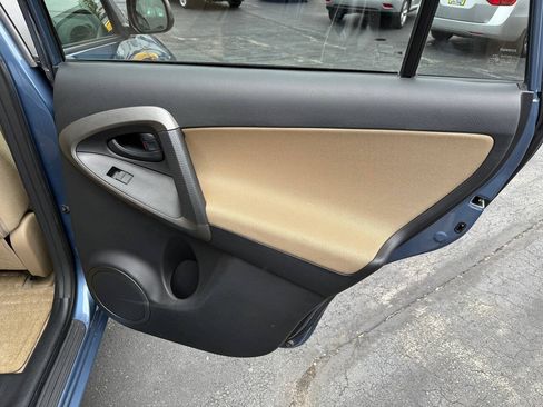 Used 2011 Toyota RAV4 4WD image 99