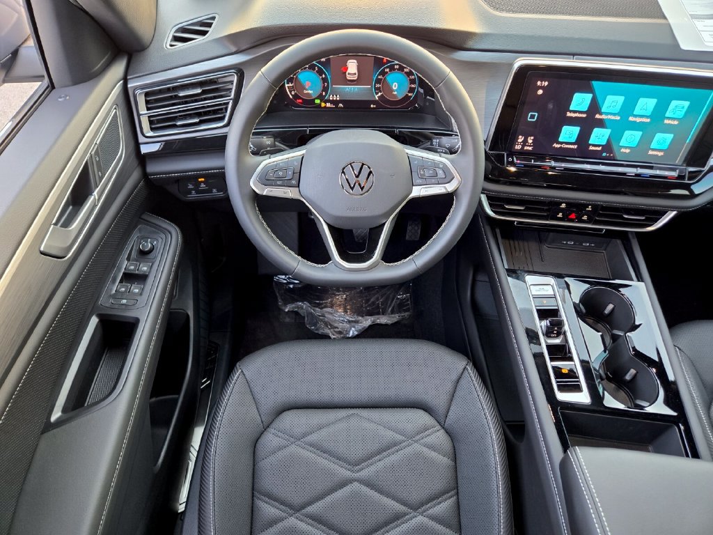 New 2025 Volkswagen Atlas Cross Sport SE AWD/4WD image 8
