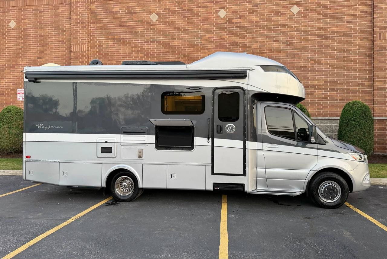 Used 2019 Mercedes-Benz Sprinter 170 image 2