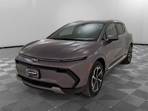 Used 2025 Chevrolet Equinox EV LT w/ Convenience Package image 7