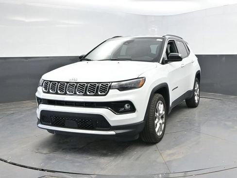 Used 2025 Jeep Compass Limited AWD/4WD image 6