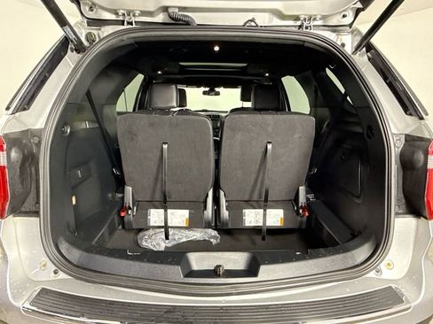 Certified 2018 Ford Explorer XLT w/ Equipment Group 202A image 27