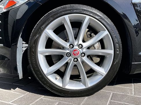 Used 2015 Jaguar XF Portfolio RWD image 9