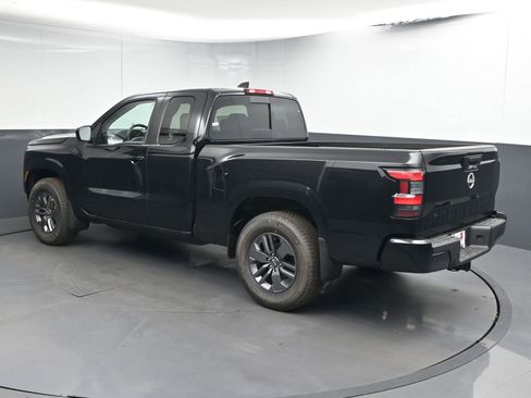 New 2025 Nissan Frontier SV w/ SV Convenience Package RWD image 5