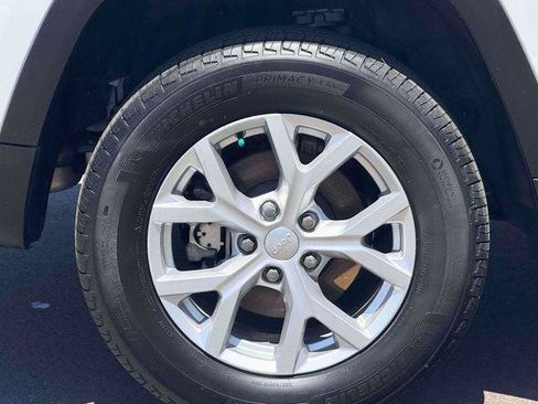 Certified 2023 Jeep Grand Cherokee Limited AWD/4WD image 9