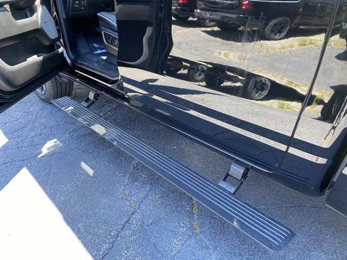 New 2026 RAM 1500 Laramie AWD/4WD image 7