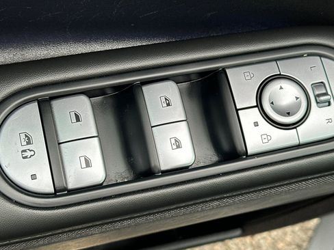 Used 2024 Hyundai Ioniq 5 Limited image 12