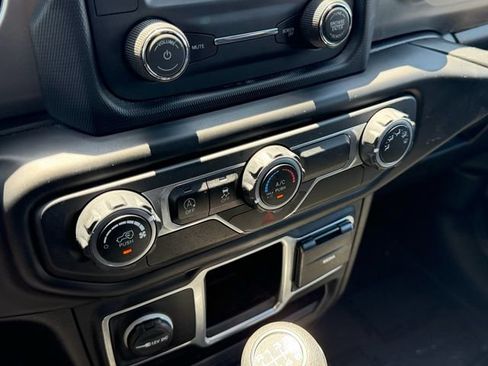 Used 2020 Jeep Wrangler Sport AWD/4WD image 26