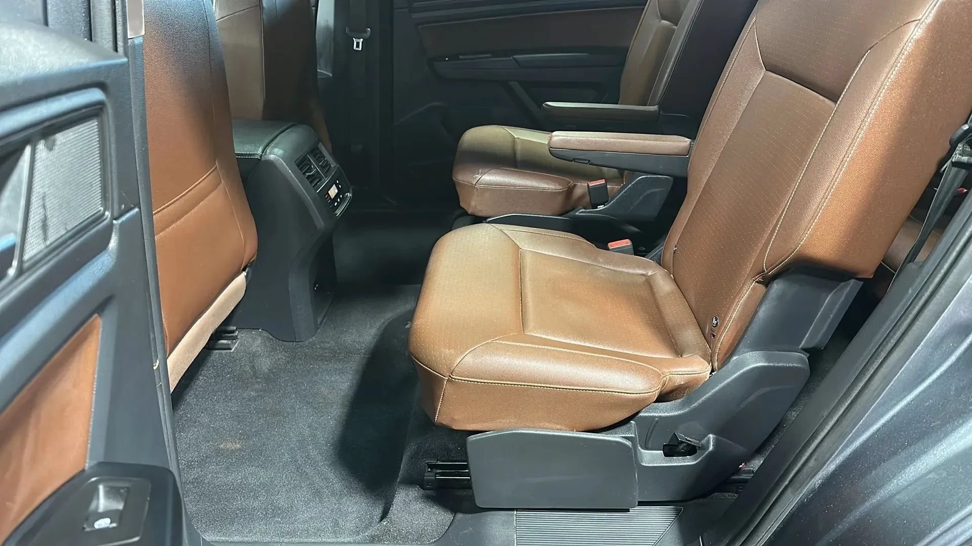 Used 2021 Volkswagen Atlas SEL AWD/4WD image 11