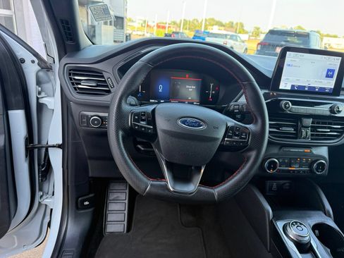 Certified 2025 Ford Escape ST-Line Select AWD/4WD image 12