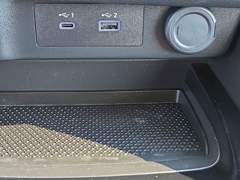 Used 2023 Nissan Rogue SV image 28