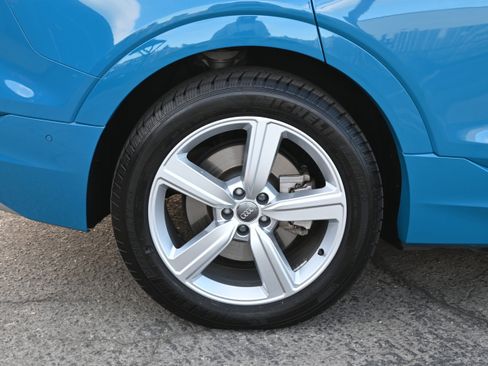 Used 2019 Audi e-tron Premium Plus image 22