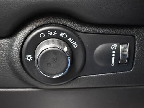 Used 2024 Dodge Durango GT image 23