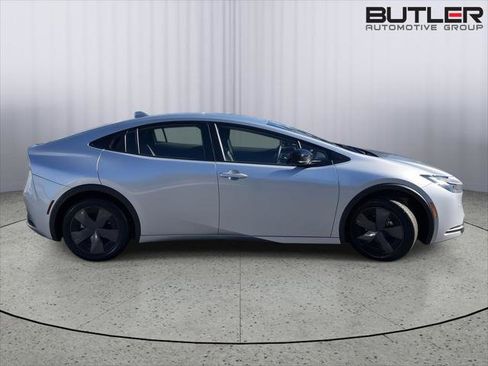 Certified 2025 Toyota Prius LE image 6