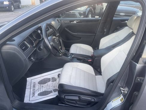 Used 2015 Volkswagen Jetta Sport FWD image 11