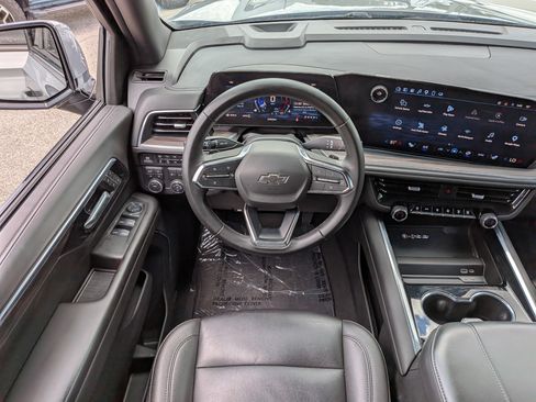 Used 2025 Chevrolet Tahoe Z71 AWD/4WD image 9