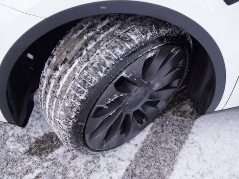 Used 2022 Tesla Model Y Performance image 13