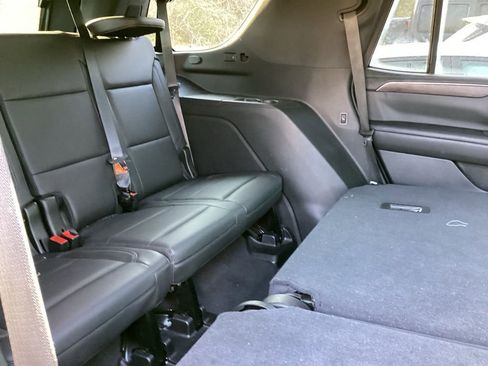 Used 2021 Chevrolet Tahoe LT w/ LT Signature Package image 3