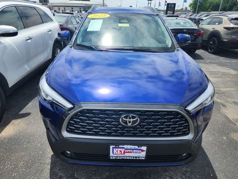 Used 2023 Toyota Corolla Cross XLE w/ Convenience Package AWD/4WD image 2