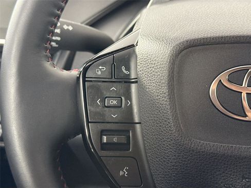 Used 2025 Toyota Prius Plug-In Hybrid image 18