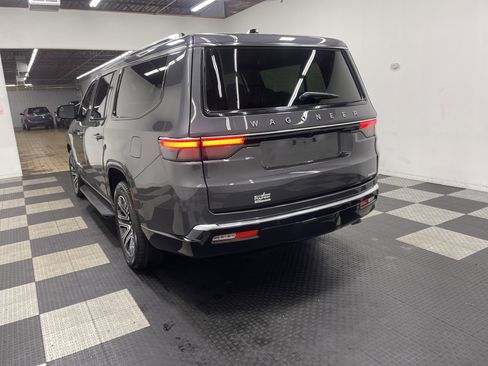 Used 2024 Jeep Wagoneer L Series II w/ Flexible Seating Group image 2