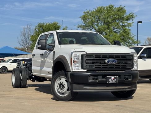 New 2025 Ford F550 4x4 Crew Cab Super Duty image 2