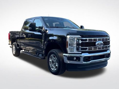 Used 2025 Ford F250 XLT AWD/4WD image 9