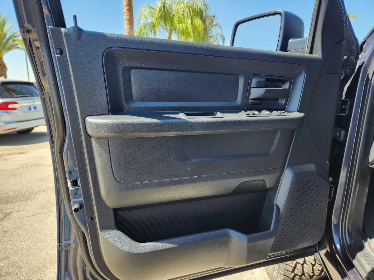 Used 2014 RAM 1500 Express RWD image 17
