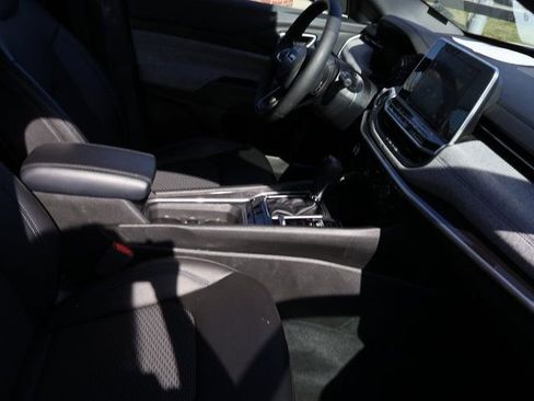 Used 2025 Jeep Compass Latitude w/ Sun & Sound Group image 12