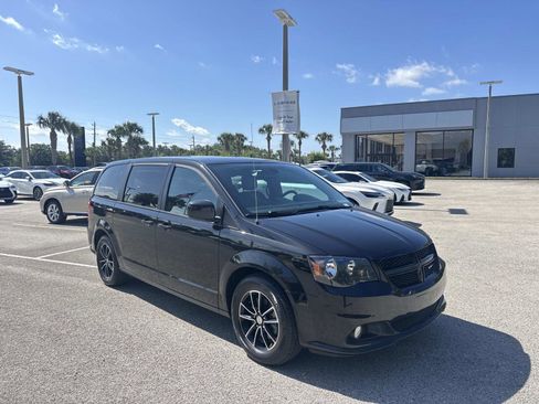 Used 2019 Dodge Grand Caravan GT FWD image 3