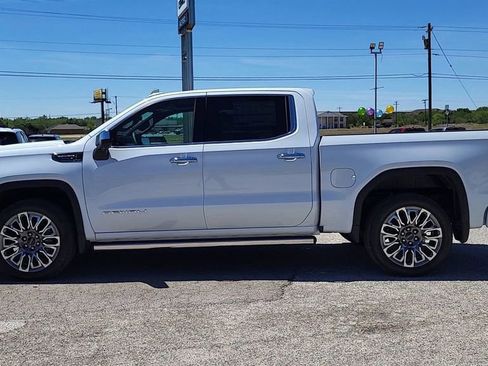 New 2026 GMC Sierra 1500 Denali Ultimate w/ LPO, Black Badging Package image 4