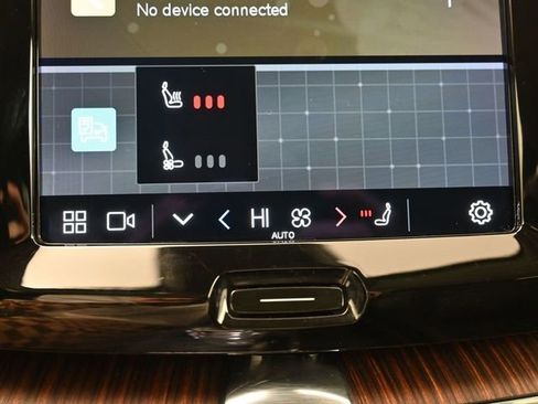 Used 2023 Volvo XC60 B5 Ultimate w/ Protection Package Premier image 23