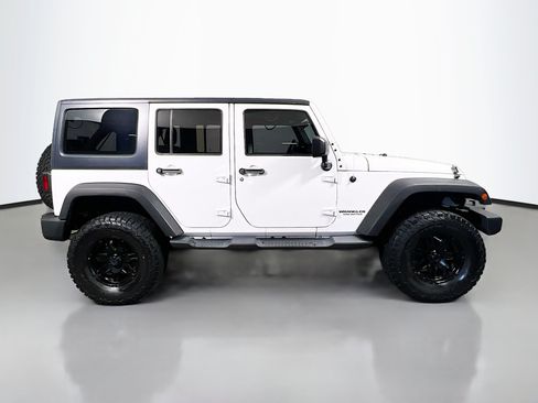Used 2016 Jeep Wrangler Unlimited Sport w/ Connectivity Group AWD/4WD image 3